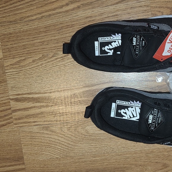 New Vans Kyle Walker pro size 6.5mens equals 8womans - Picture 2 of 7